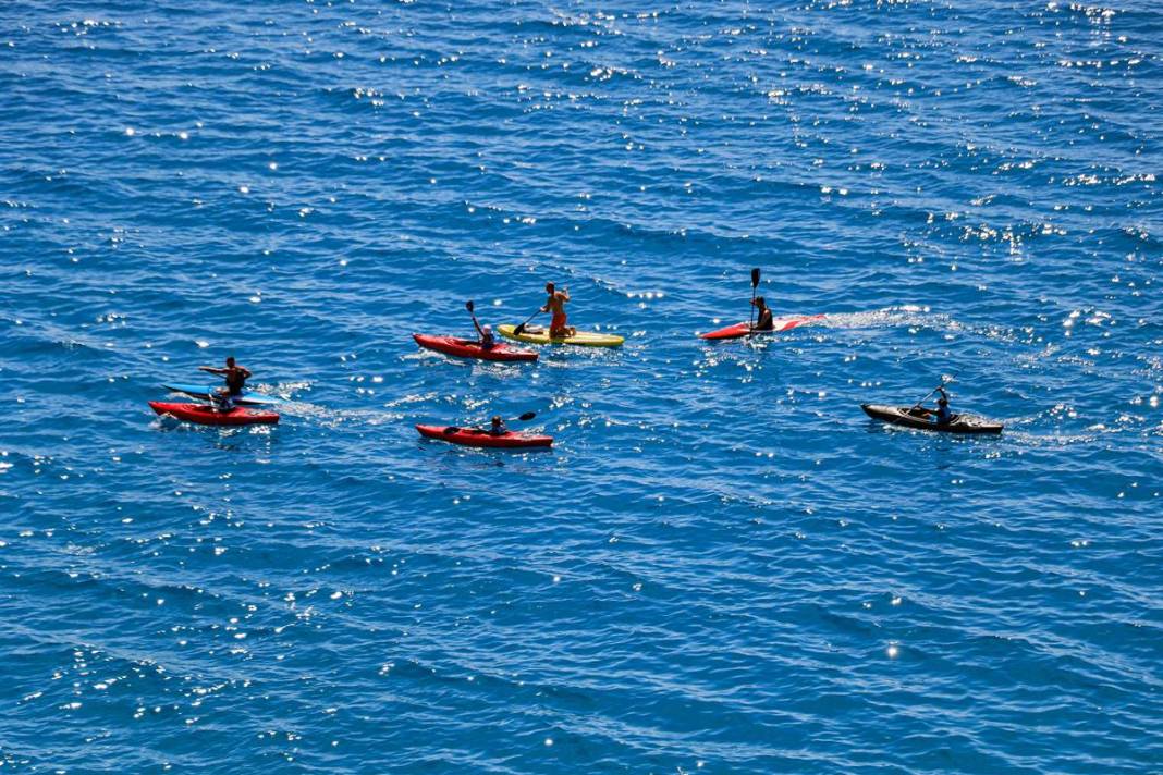 Denize giren terleyerek çıkıyor! O ilde deniz suyu 28 dereceye kadar çıktı, yerli ve yabancı turistler oraya akın ediyor 14